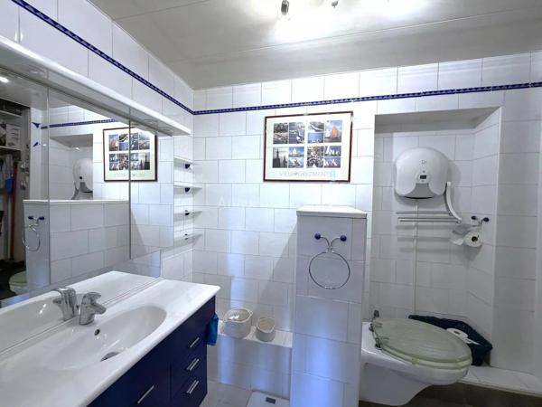 Vente                                                      Appartement
                        
                     3 pièces                      47 m2                     à Aix-les-Bains