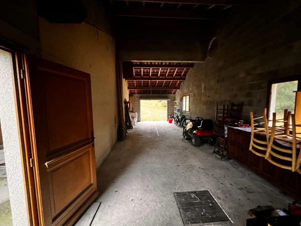 Maison avec étang et dépendance sur environ 2 hectares (Ambazac)