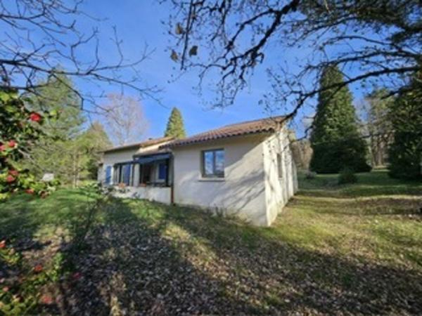 Maison avec étang et dépendance sur environ 2 hectares (Ambazac)