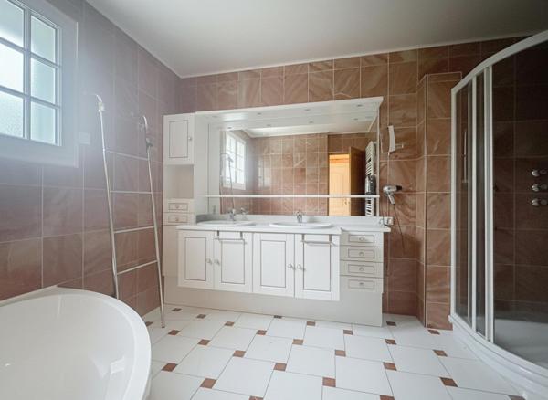 Villa de famille avec piscine chauffée, Bord de mer