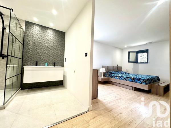 Mas 8 pièces de 350 m² à Orange (84100)