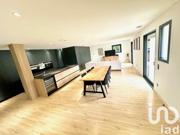 Mas 8 pièces de 350 m² à Orange (84100)