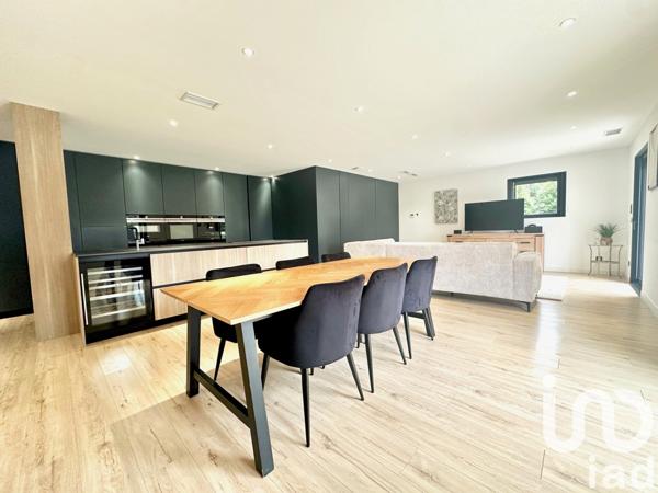 Mas 8 pièces de 350 m² à Orange (84100)