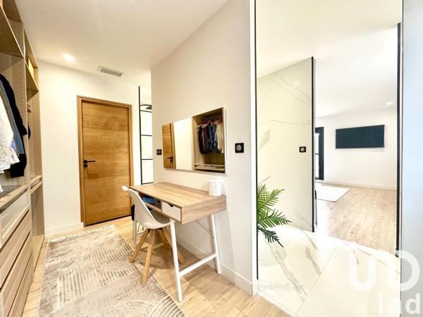 Mas 8 pièces de 350 m² à Orange (84100)