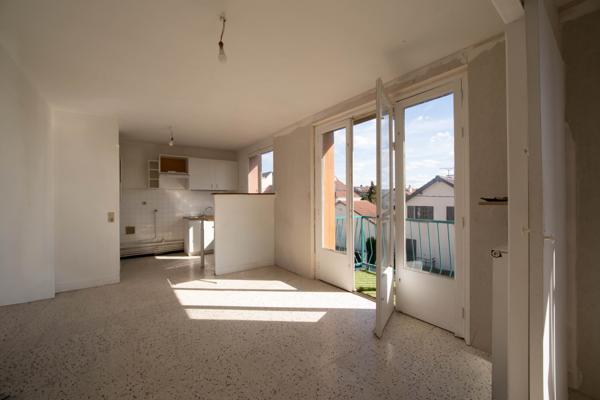 Appartement
         2 pièces
        - 35 m² 178 000 €*