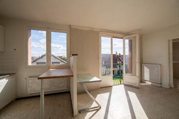 Appartement
         2 pièces
        - 35 m² 178 000 €*