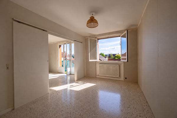 Appartement
         2 pièces
        - 35 m² 178 000 €*