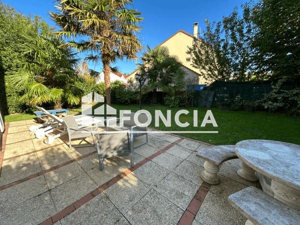 Location Maison 6 pièces 131.3 m² - 18 rue Jean Garaialde Saint Germain Les Corbeil 91250