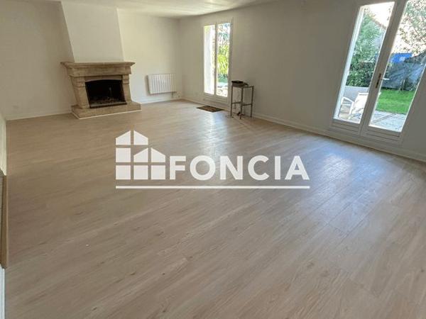 Location Maison 6 pièces 131.3 m² - 18 rue Jean Garaialde Saint Germain Les Corbeil 91250