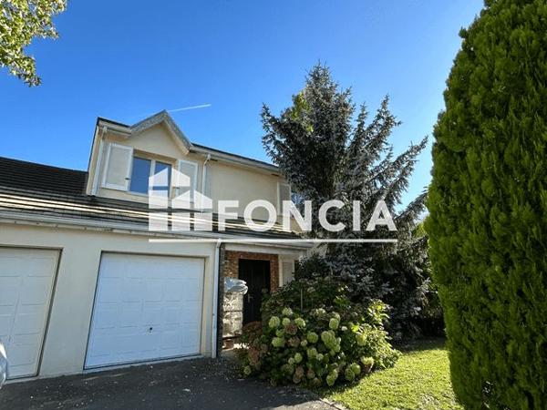 Location Maison 6 pièces 131.3 m² - 18 rue Jean Garaialde Saint Germain Les Corbeil 91250