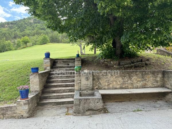 Demeure de prestige A VENDRE : ferme en pierre du XVe siècle entièrement réhabilitée avec élégance!