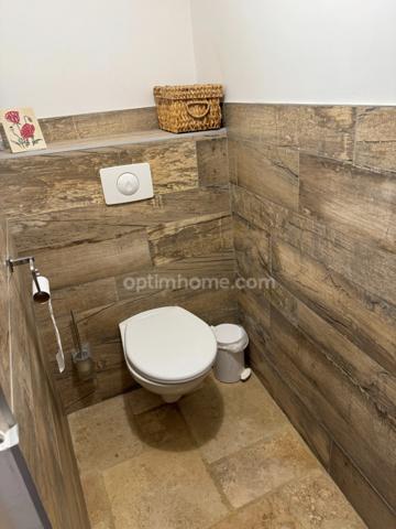 Demeure de prestige A VENDRE : ferme en pierre du XVe siècle entièrement réhabilitée avec élégance!