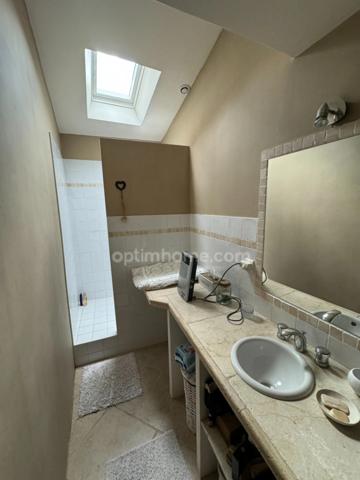 Demeure de prestige A VENDRE : ferme en pierre du XVe siècle entièrement réhabilitée avec élégance!