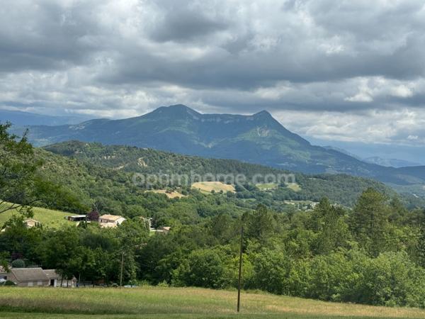 Demeure de prestige A VENDRE : ferme en pierre du XVe siècle entièrement réhabilitée avec élégance!