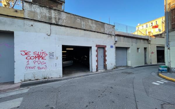 Stationnement à louer