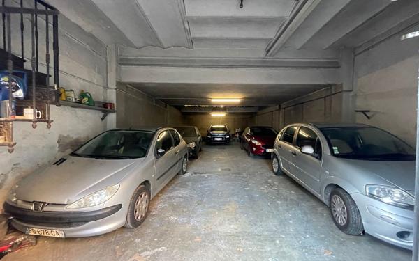 Stationnement à louer