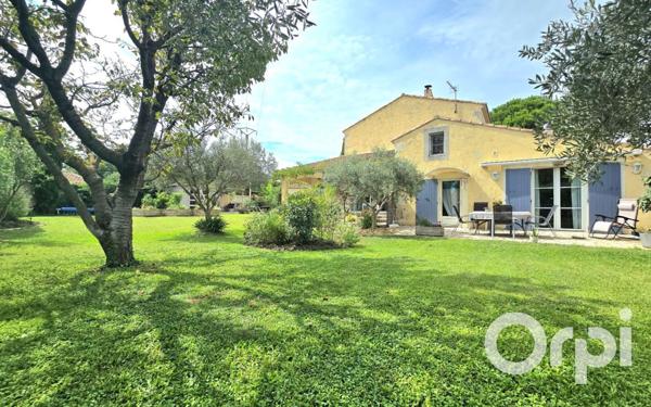 Maison à vendre    11 pièces •  Saint-Martin-de-Crau