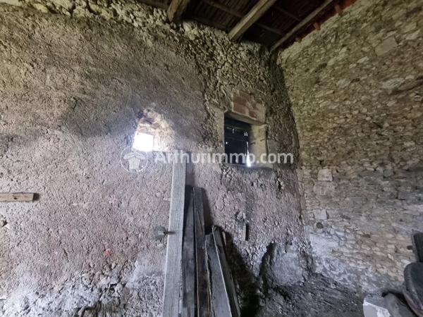 Vente Ferme 93 m2 à Neuvic