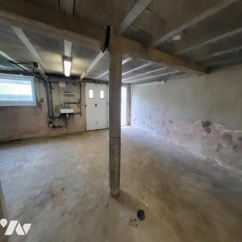 Maison d'habitation à vendre dans le centre de Trégourez, Finistère 29