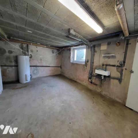 Maison d'habitation à vendre dans le centre de Trégourez, Finistère 29