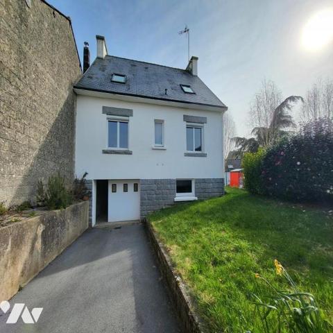 Maison d'habitation à vendre dans le centre de Trégourez, Finistère 29
