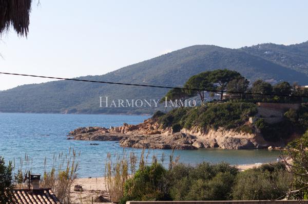 Très belle vue mer, plage à 30 mètres.