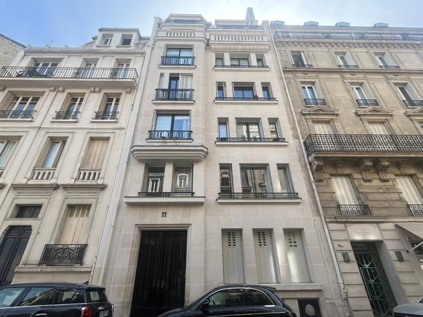 T2 investissement locatif — Rue du Bois de Boulogne, Paris 16ème