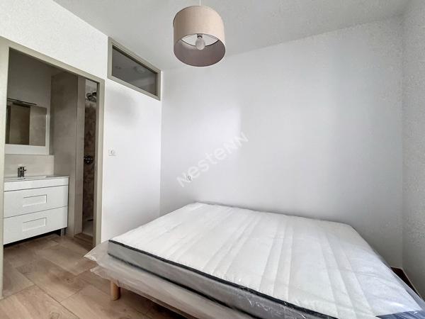 IDÉAL ÉTUDIANT - Appartement  T2 meublé Brive La Gaillarde - 1 salon séjour avec cuisine ouverte - 1 chambre - 1 salle d'eau avec WC