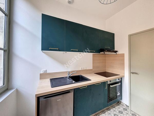 IDÉAL ÉTUDIANT - Appartement  T2 meublé Brive La Gaillarde - 1 salon séjour avec cuisine ouverte - 1 chambre - 1 salle d'eau avec WC