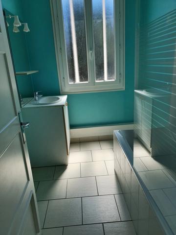 Immeuble à vendre DOMERAT (03), proche de Montluçon