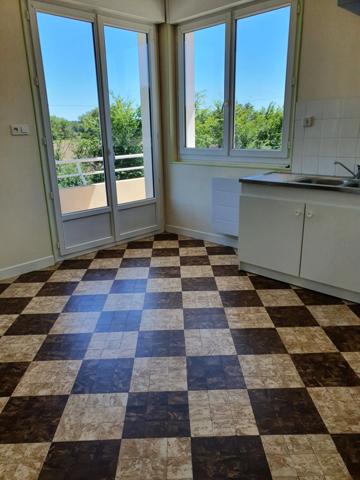 Immeuble à vendre DOMERAT (03), proche de Montluçon