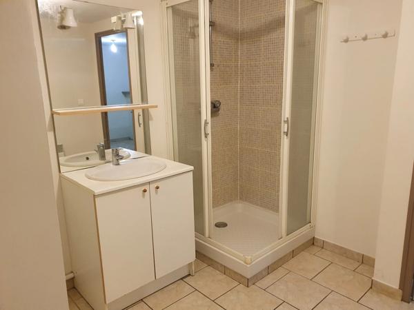 Immeuble à vendre DOMERAT (03), proche de Montluçon