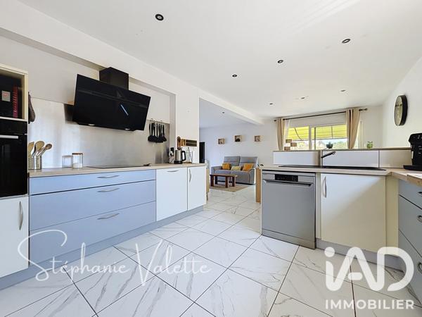 Maison à vendre 5 pièces 121,86 m² Mours-Saint-Eusèbe