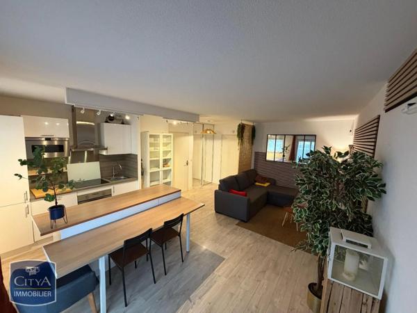 Appartement à louer 2 pièces 55.95m²