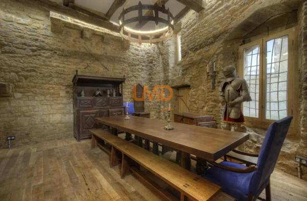 Hôtel particulier du 13ème siècle entièrement rénové