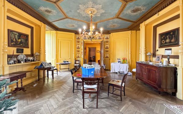 Maison à vendre    15 pièces •  Saint-Jean-Froidmentel