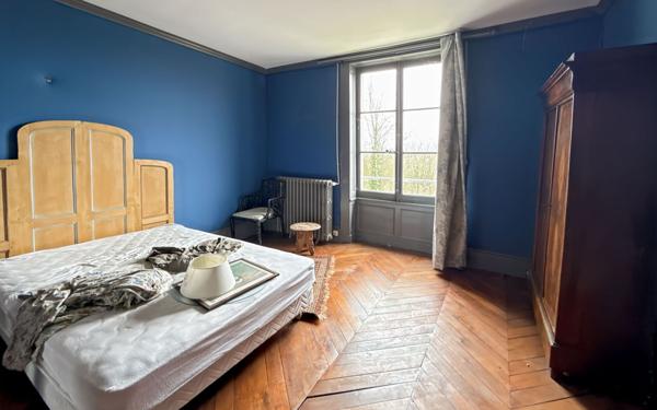 Maison à vendre    15 pièces •  Saint-Jean-Froidmentel