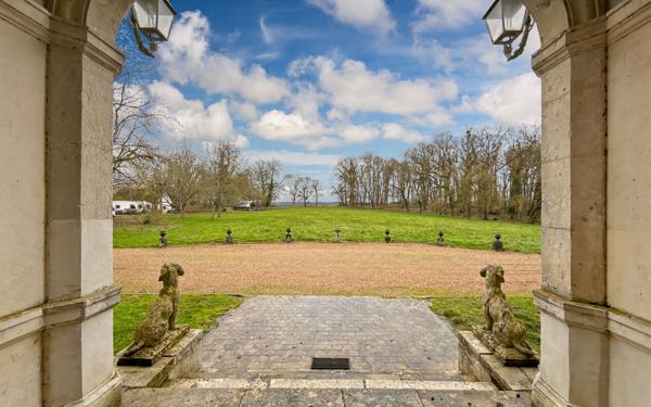 Maison à vendre    15 pièces •  Saint-Jean-Froidmentel