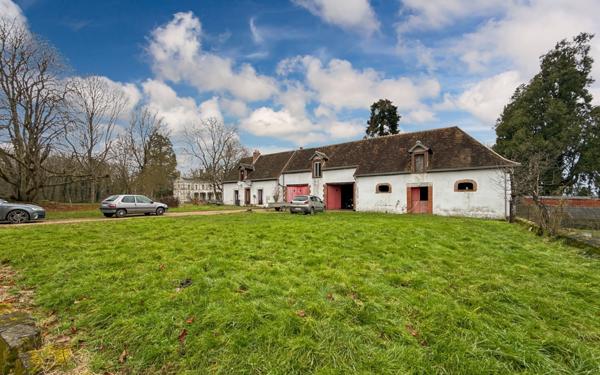 Maison à vendre    15 pièces •  Saint-Jean-Froidmentel