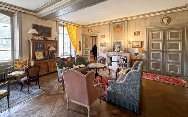 Maison à vendre    15 pièces •  Saint-Jean-Froidmentel