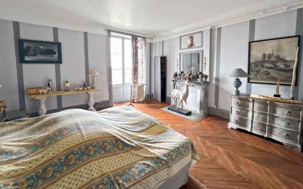 Maison à vendre    15 pièces •  Saint-Jean-Froidmentel