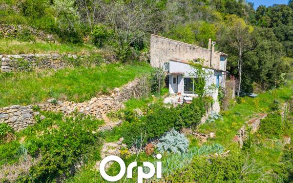 Maison à vendre    3 pièces •  Lyas