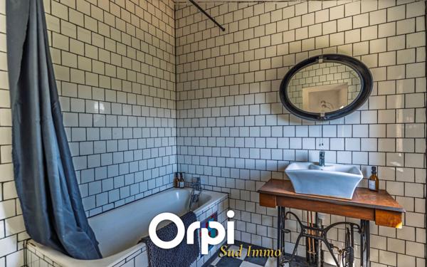 Maison à vendre    3 pièces •  Lyas