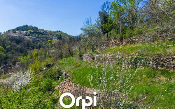 Maison à vendre    3 pièces •  Lyas