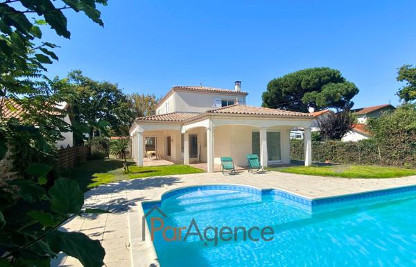 ROYAN MAISON AVEC PISCINE 146 M2 4 CHAMBRES 1000 m plage