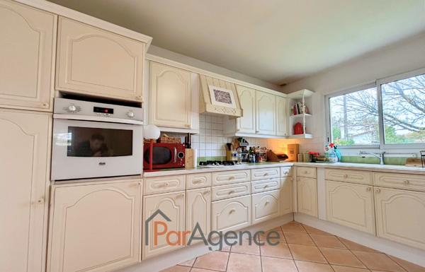 ROYAN MAISON AVEC PISCINE 146 M2 4 CHAMBRES 1000 m plage