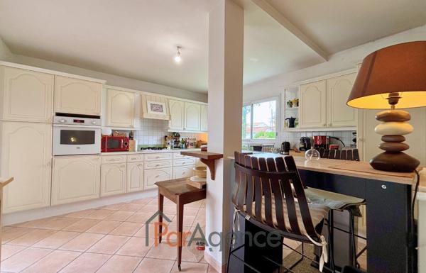 ROYAN MAISON AVEC PISCINE 146 M2 4 CHAMBRES 1000 m plage