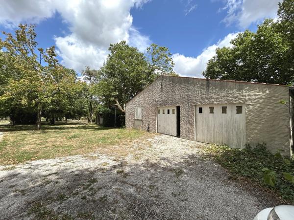 Maison – PROPRIETE FAMILIALE – 9 CHAMBRES – 310 M² + DEPENDANCES 200M²