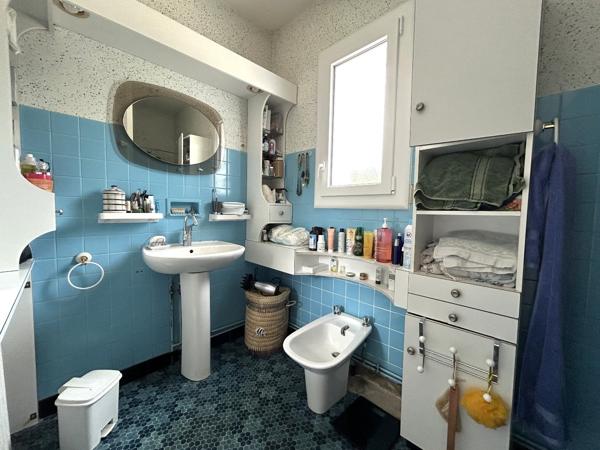 Maison – PROPRIETE FAMILIALE – 9 CHAMBRES – 310 M² + DEPENDANCES 200M²