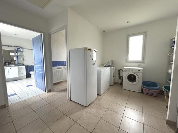 Maison – PROPRIETE FAMILIALE – 9 CHAMBRES – 310 M² + DEPENDANCES 200M²